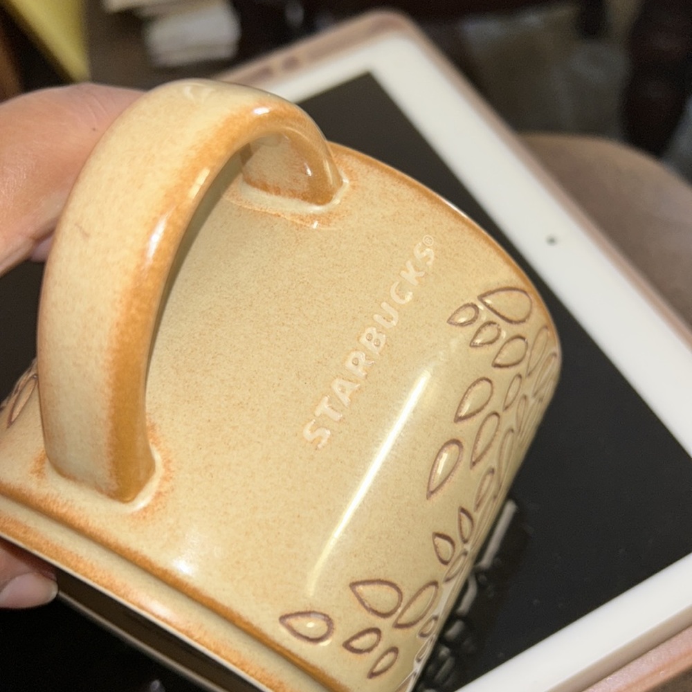 Starbucks Coffee Mug Brown Leaf Pattern Leaves Fall Cup 2013 Embossed 14oz. - Picture 3 of 7